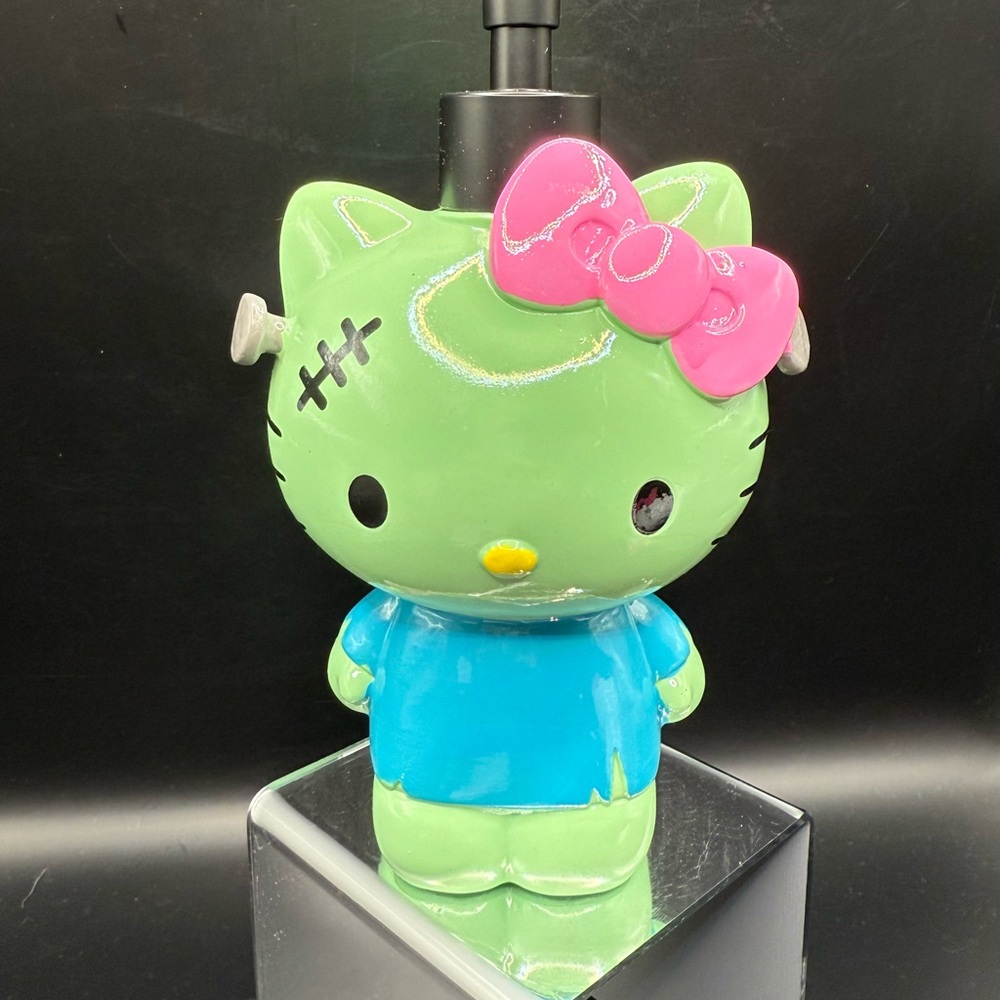 Hello Kitty Green Lotion/Soap Pump